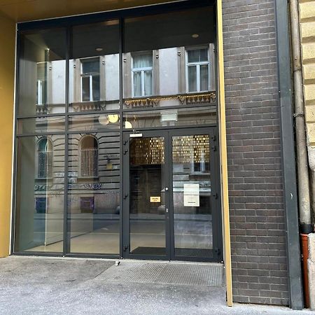 Comfort Court Apartment - Free Parking, Balcony ブダペスト エクステリア 写真