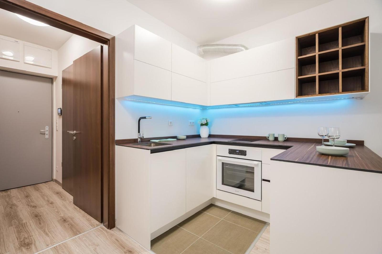 Comfort Court Apartment - Free Parking, Balcony ブダペスト エクステリア 写真